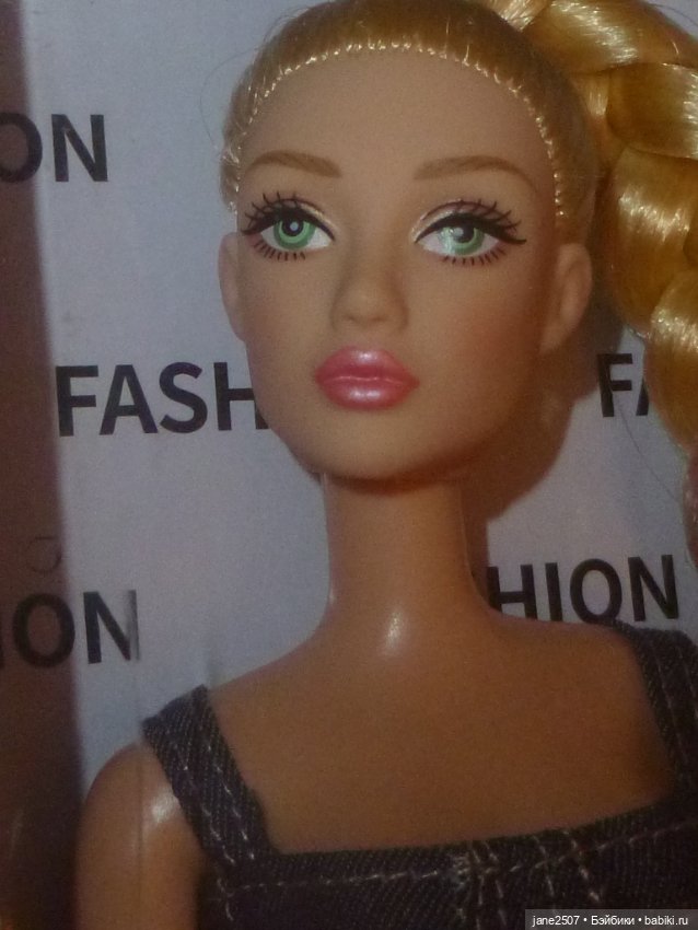Defa Lucy блондинка - Джинсовая коллекция - шарнирная - NRFB - размер Барби (кукла 2) (фото 3)