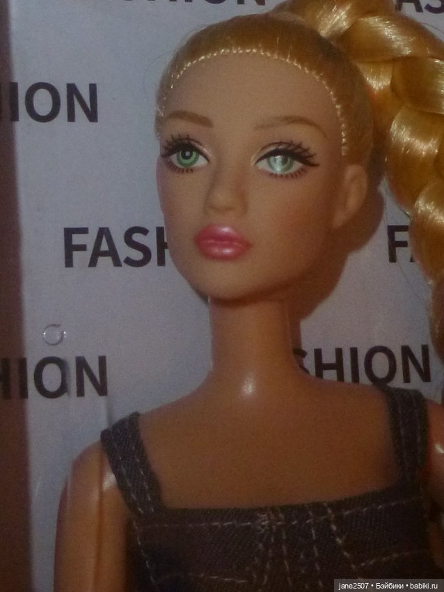 Defa Lucy блондинка - Джинсовая коллекция - шарнирная - NRFB - размер Барби (кукла 2) (фото 2)