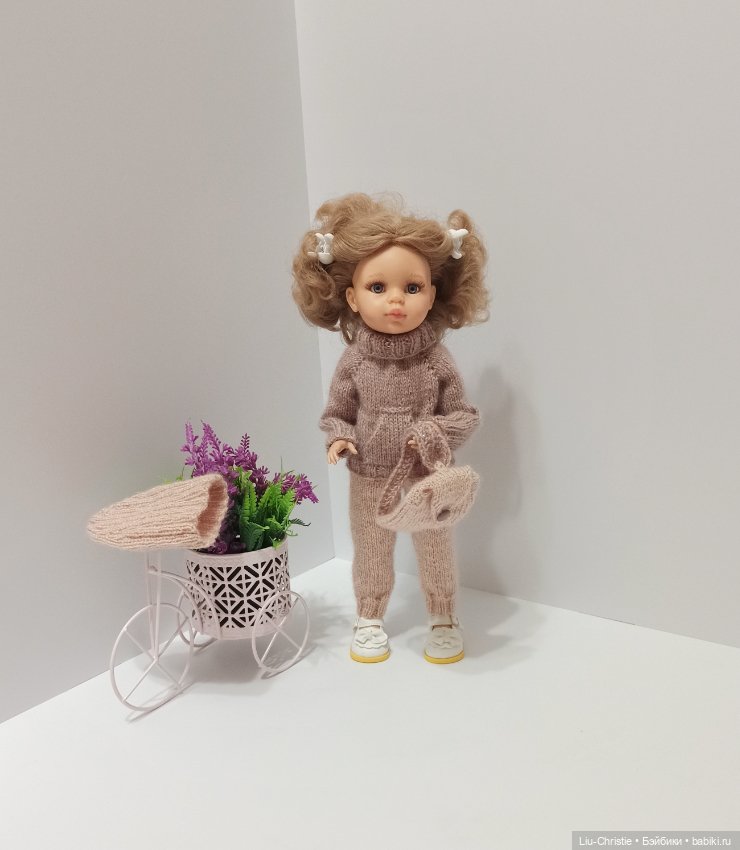 Костюм на кукол Паола Рейна