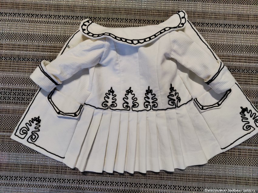 Пальто с отделкой сутажем для антикварной куклы (фото 5)