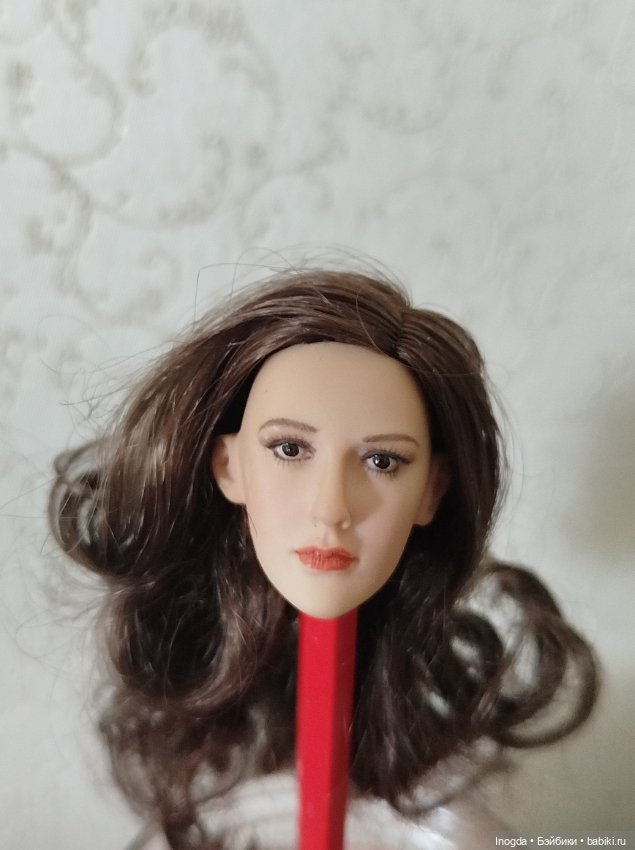 Голова экшен девушки формата 1/6 (фото 2)