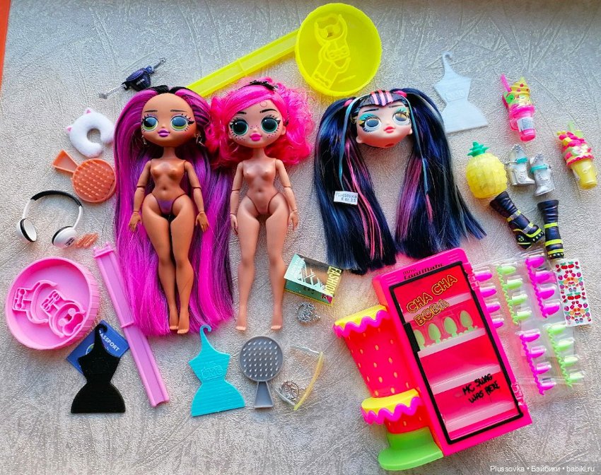Куклы LOL OMG с подставками и аксессуарами. Обувь