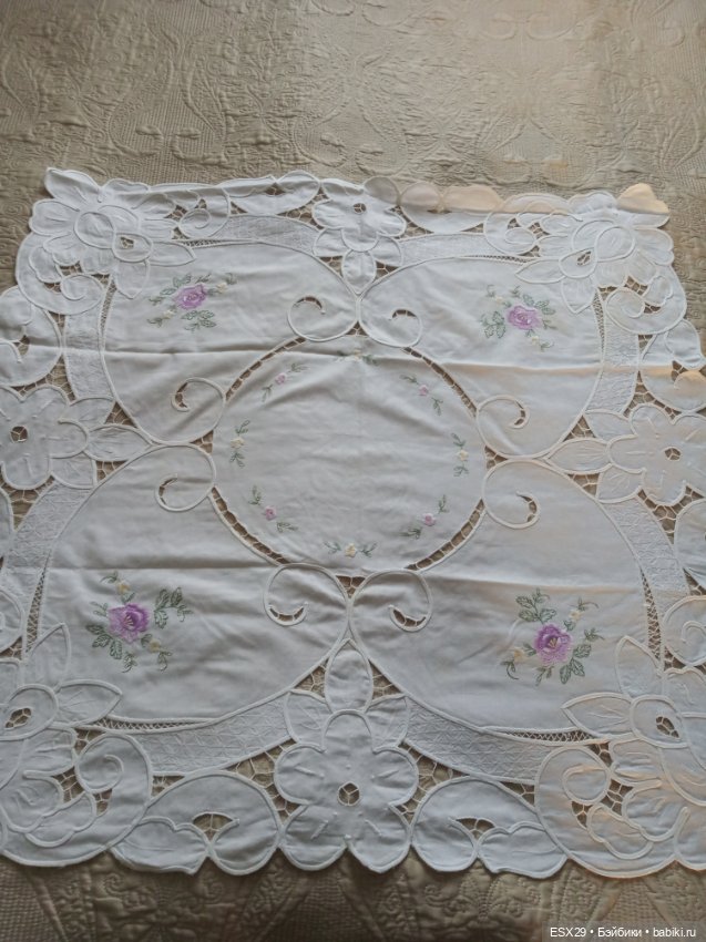 Красивая винтажная скатерть