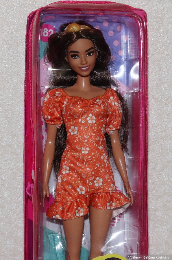 Barbie Fashionistas 182 HBV16