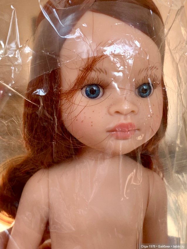 Белокожая Кэрол Нора каштановые волосы (фото 5)