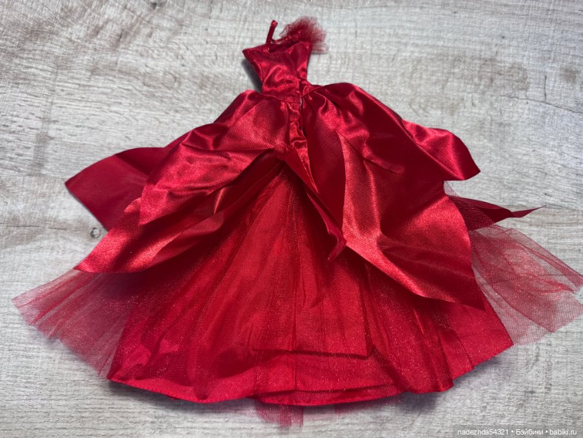 Аутфит Барби Праздничная 2022 Шатенка (3) (фото 4)