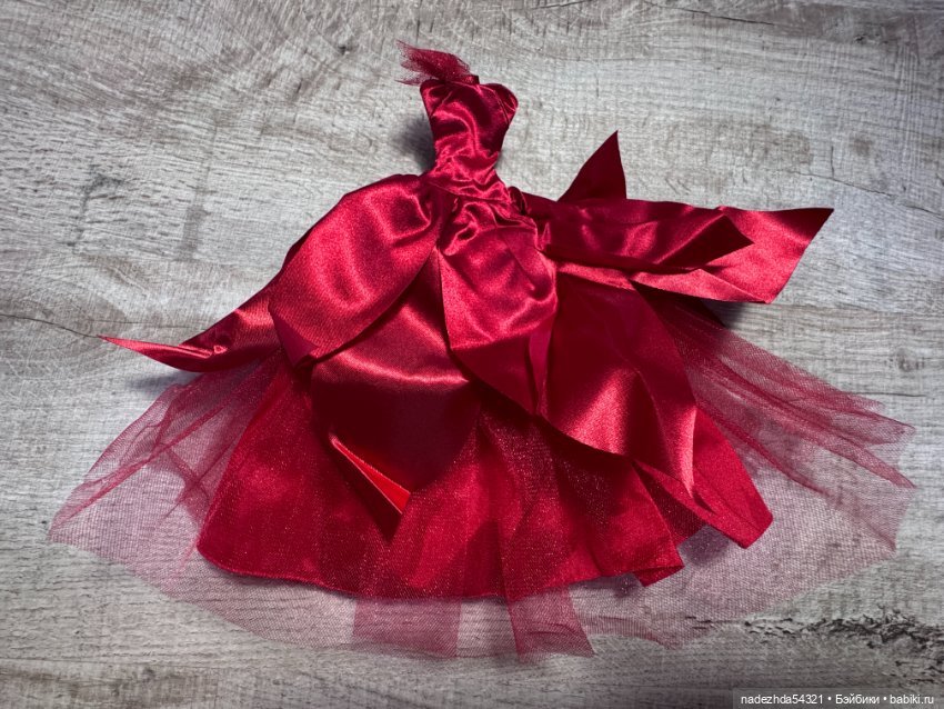 Аутфит Барби Праздничная 2022 Шатенка (3) (фото 2)