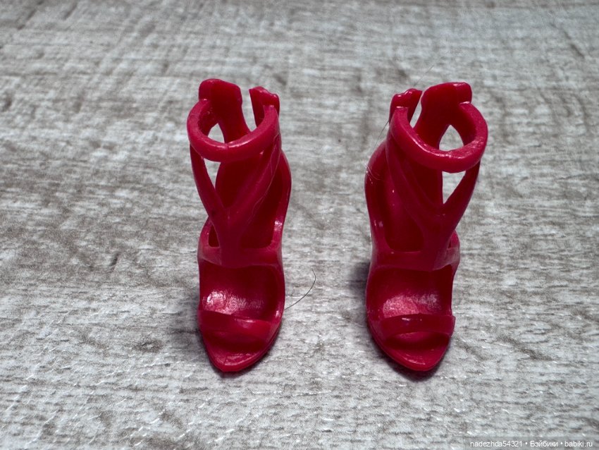 Аутфит Барби Праздничная 2022 Шатенка (3) (фото 6)