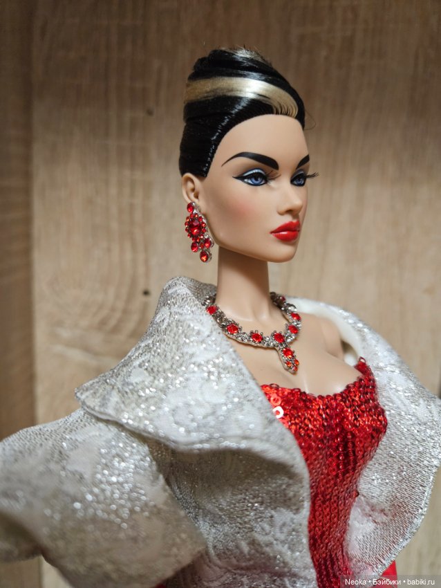 Кукла Sparkling New Year Victoire Roux (MIB) (фото 3)