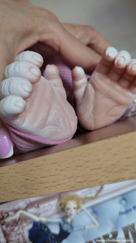 Очаровательная обезьянка шимпанзе, альбинос с голубыми глазами) (фото 6)