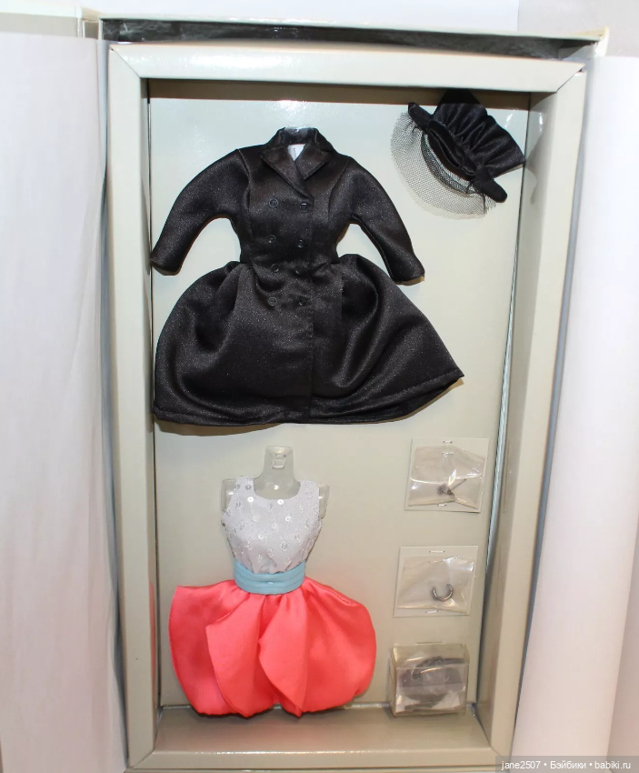 Редкий фирменный аутфит (частичный) Fashion royalty Winning Ensemble 2010 (платье, пояс, туфли) (фото 3)