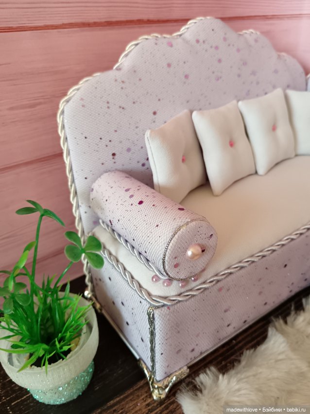 Угловой диванчик — Кукольная мебель (фото 2)