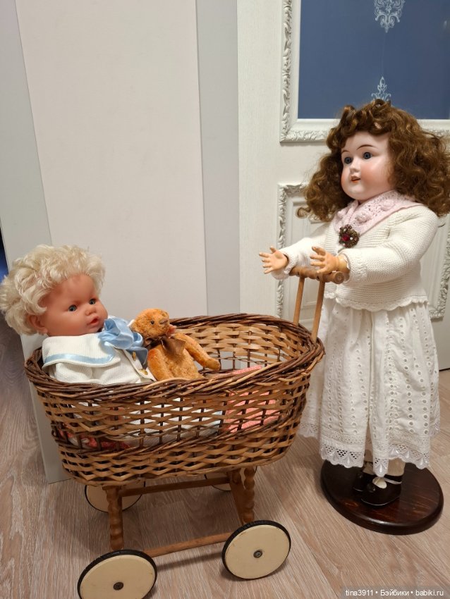 Антикварная коляска из лозы (фото 4)