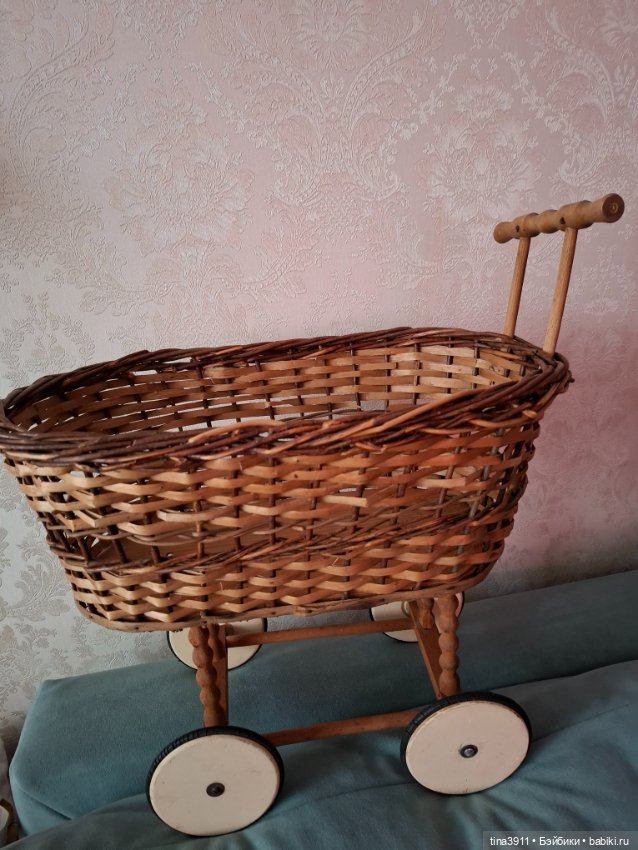 Антикварная коляска из лозы (фото 8)