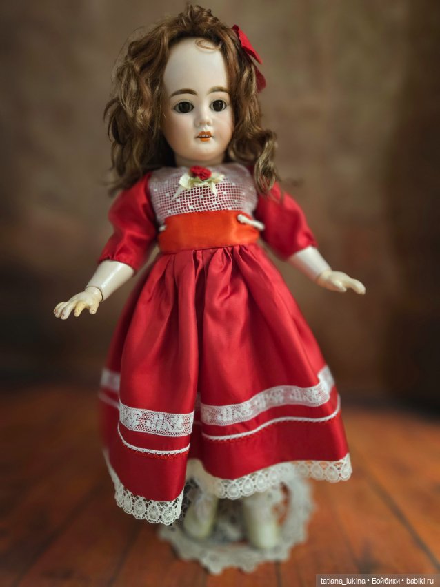 Платье для антикварной куклы ростом 55см