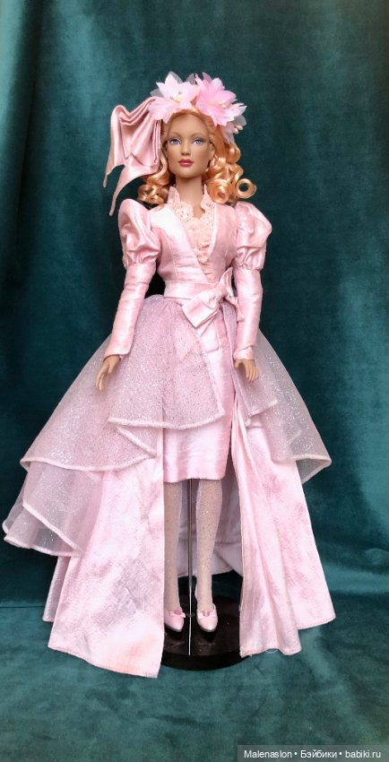 Tonner doll Ambassador in Pink Glinda