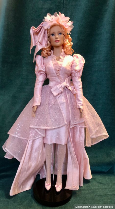 Tonner doll Ambassador in Pink Glinda