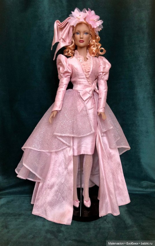 Tonner doll Ambassador in Pink Glinda