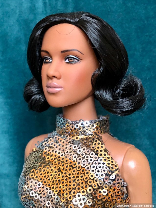 Robert Tonner Friday Foster (фото 3)