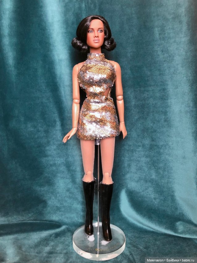 Robert Tonner Friday Foster (фото 7)