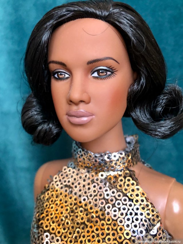 Robert Tonner Friday Foster (фото 8)