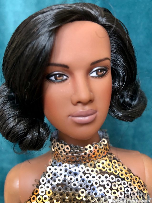 Robert Tonner Friday Foster (фото 5)