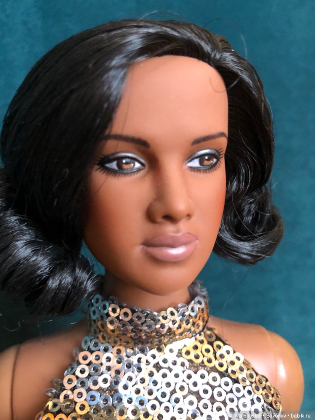 Robert Tonner Friday Foster (фото 6)