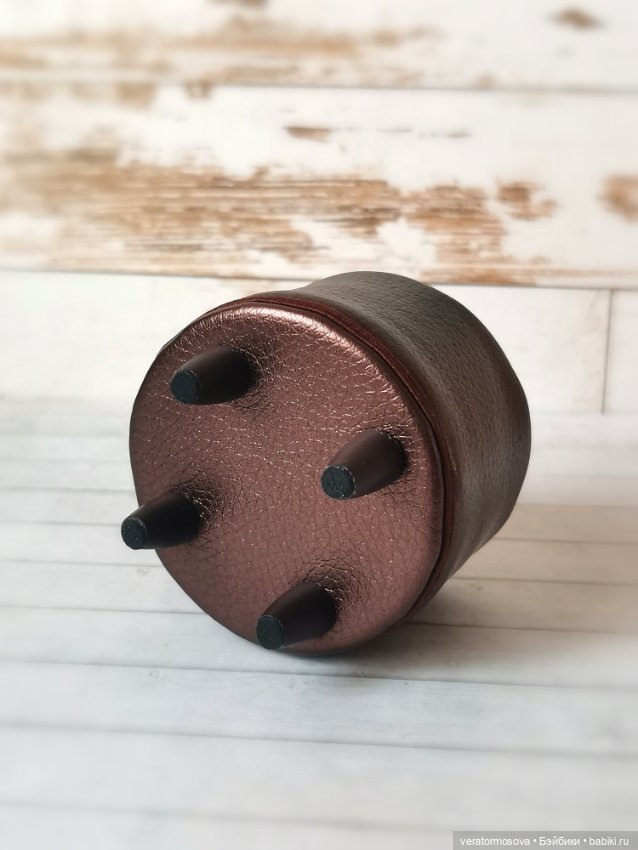 Кукольный пуфик — Кукольная мебель (фото 3)