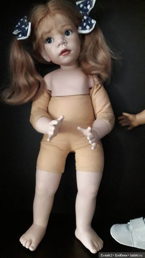 Коллекционная виниловая кукла (фото 7)