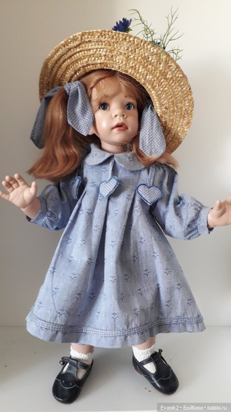 Коллекционная виниловая кукла