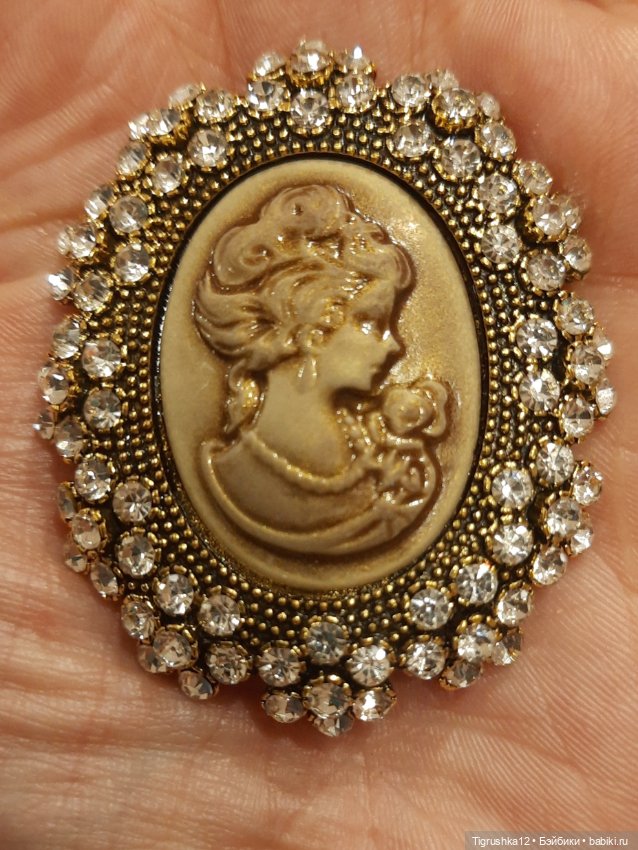 Брошь — Украшения и очки для кукол