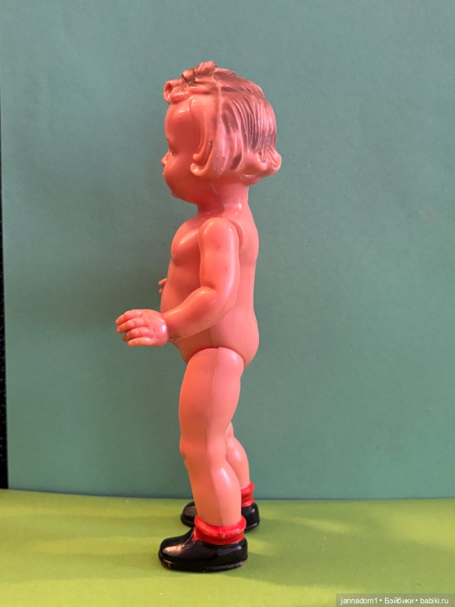 Голубоглазая куколка Milon Gehler с рельефными волосами, высота 22 см (фото 5)