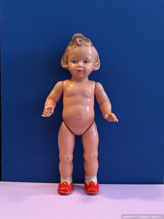 Очаровательная куколка с голубыми глазками Milon Gehler с рельефными волосами, высота 22 см