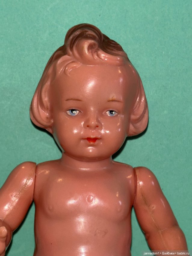 Голубоглазая куколка Milon Gehler с рельефными волосами, высота 22 см (фото 3)
