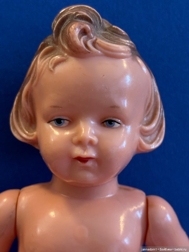 Очаровательная куколка с голубыми глазками Milon Gehler с рельефными волосами, высота 22 см (фото 7)