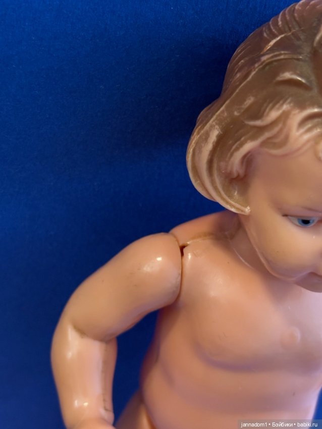 Очаровательная куколка с голубыми глазками Milon Gehler с рельефными волосами, высота 22 см (фото 8)