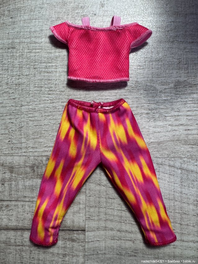 Аутфит Барби "Безграничные движения" пышки 2021 год (3)