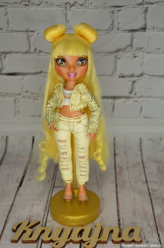 Rainbow High, Shadow High Санни