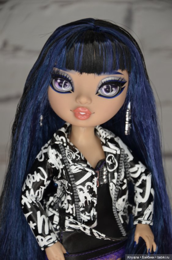 Rainbow High, Shadow High Ким в ауте Энсли (фото 4)