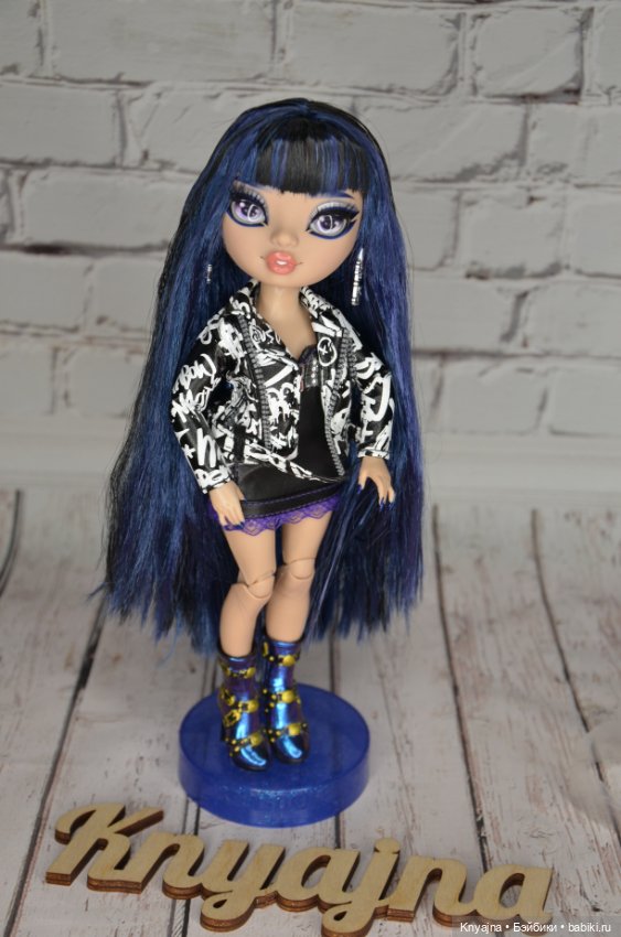 Rainbow High, Shadow High Ким в ауте Энсли (фото 3)