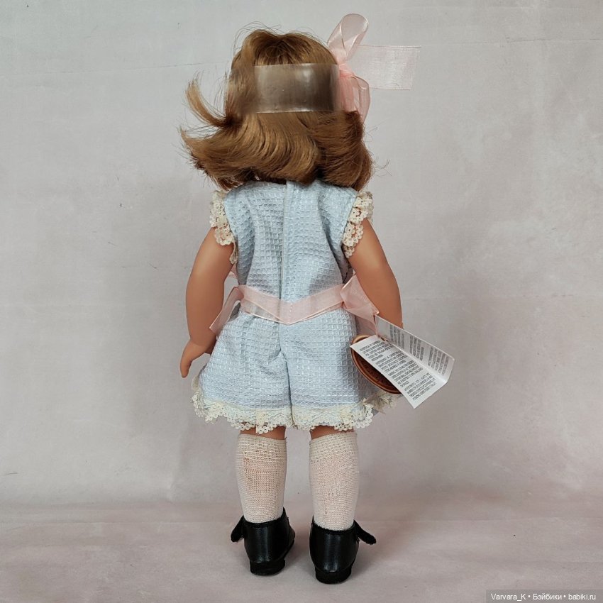 Berjuan, кукла София блондинка с каре , 32 см, голубое платье (фото 5)