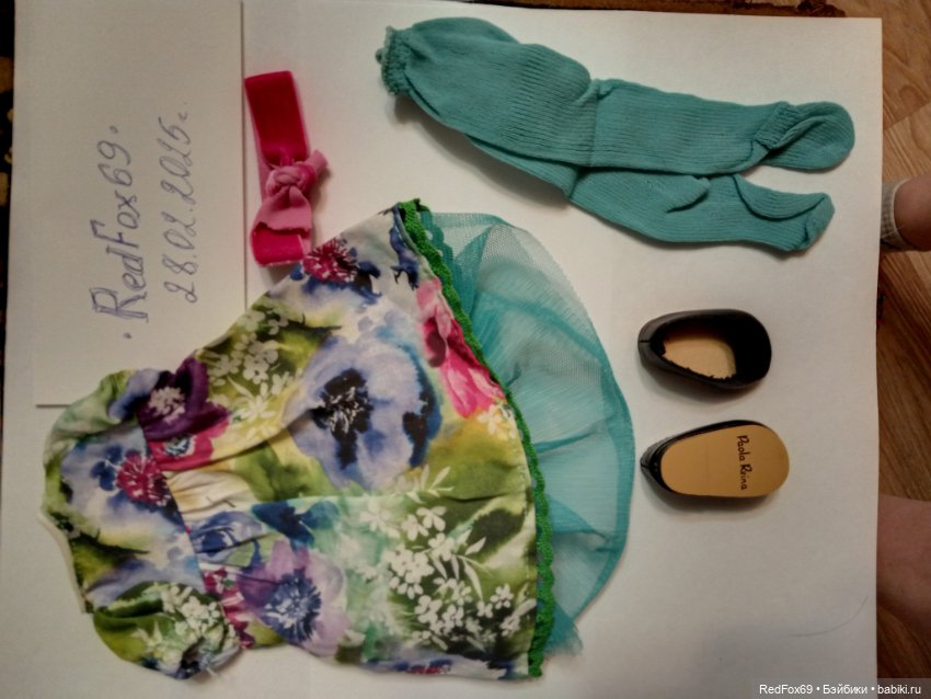 Лот одежды для Паолочек и кукол схожих по размеру (фото 2)