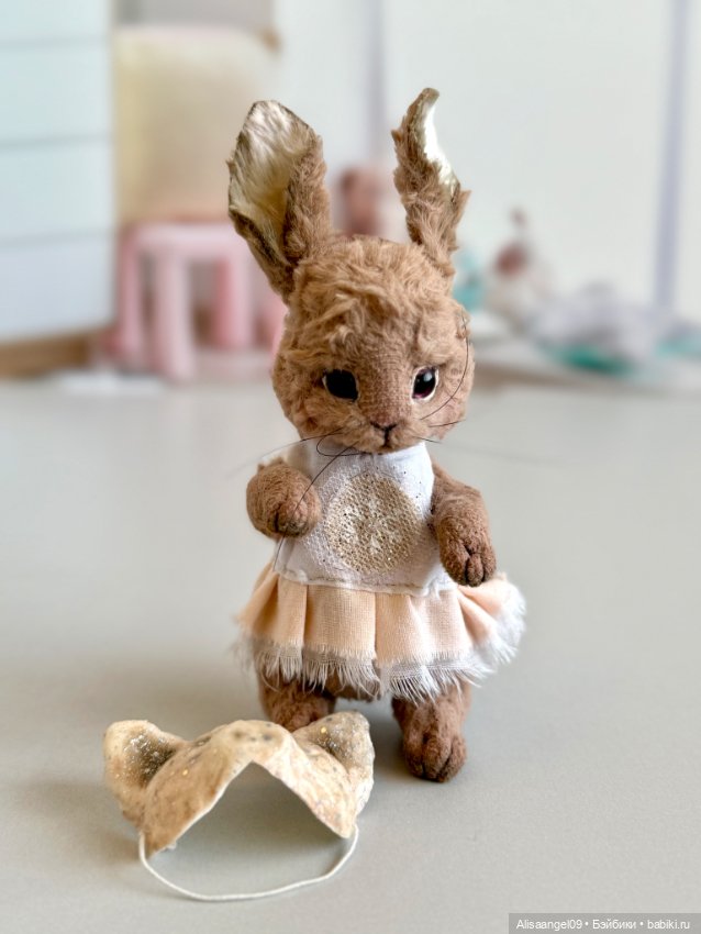 Зайчик с маской поросенка (фото 4)