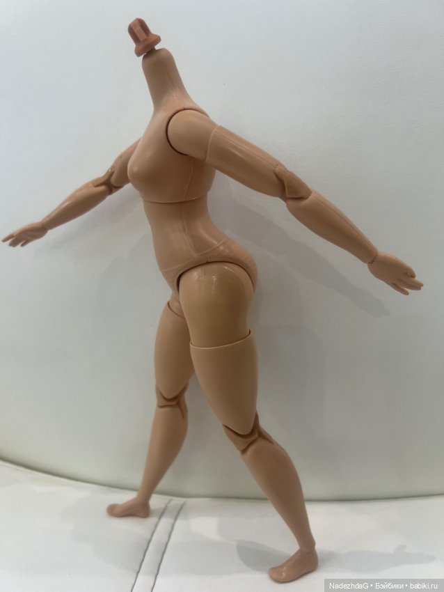 Тело Барби Саманта Кристофоретти (фото 10)