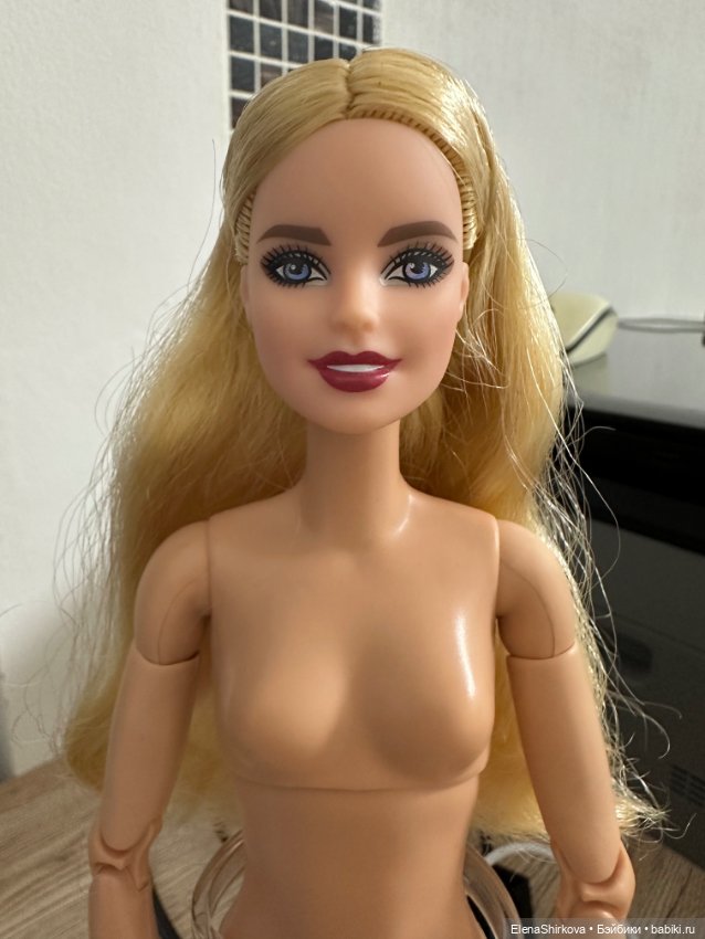 Barbie holiday 2018 Милли (фото 3)