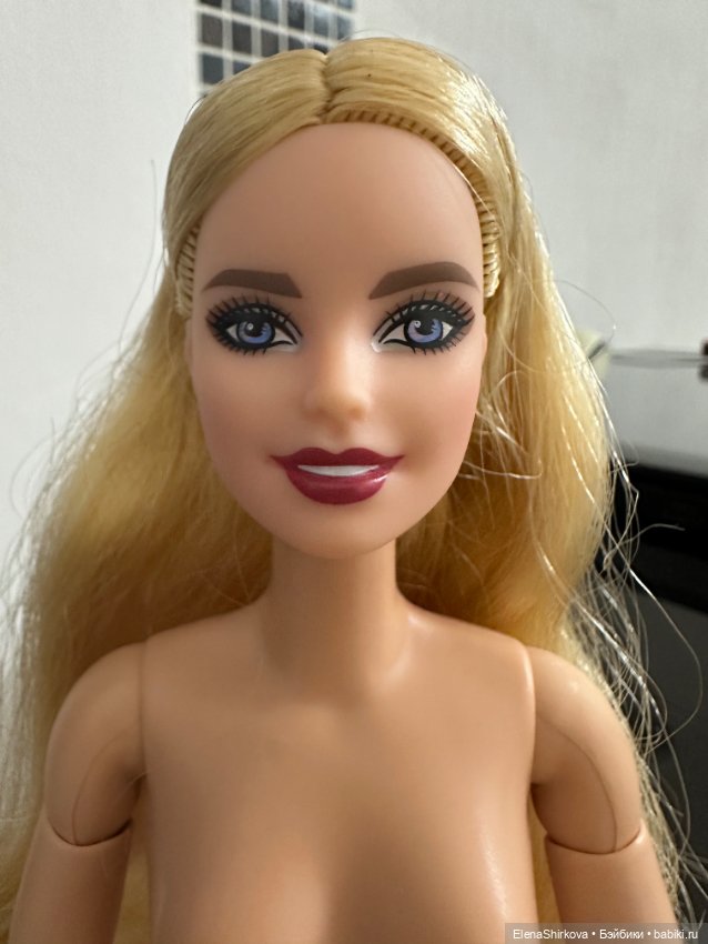 Barbie holiday 2018 Милли (фото 9)