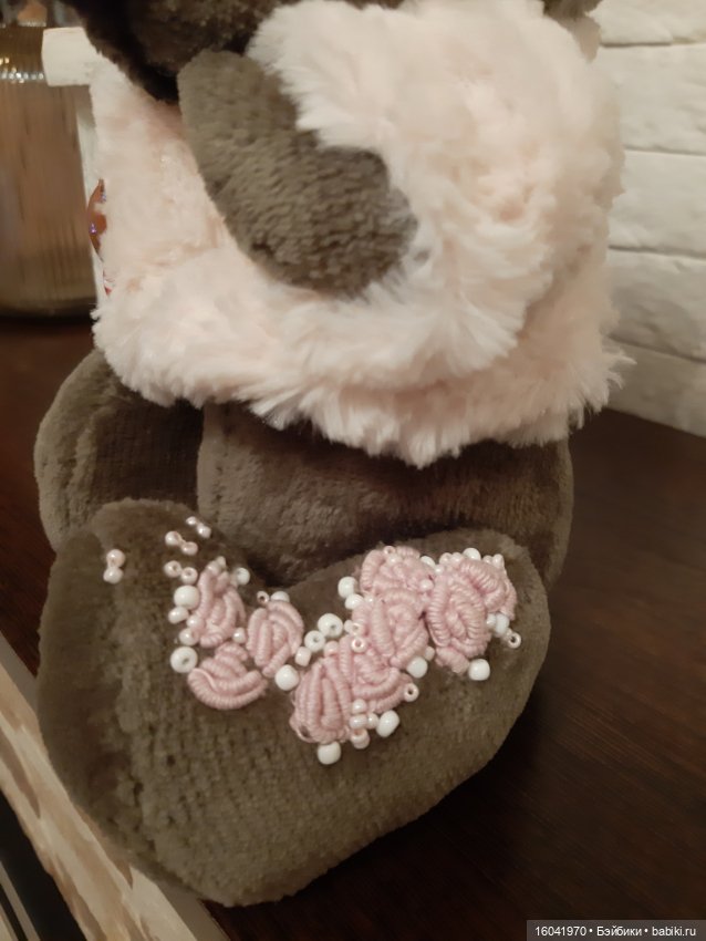 Авторский мишка с вышивкой (фото 2)