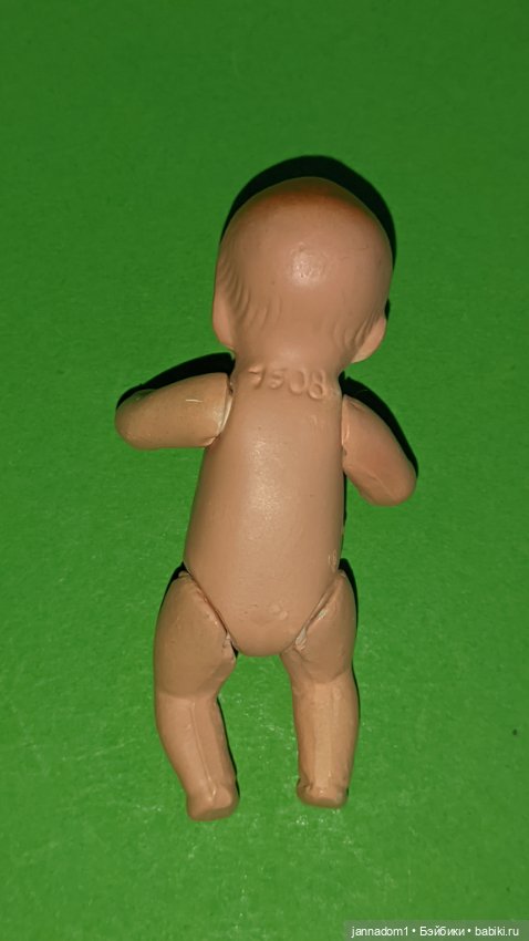 Керамический голыш рыжик Hertwig 1508 с рельефными волосами, высота 8 см (фото 6)