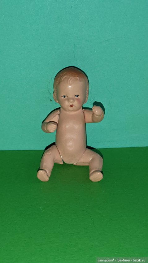 Керамический голыш рыжик Hertwig 1508 с рельефными волосами, высота 8 см