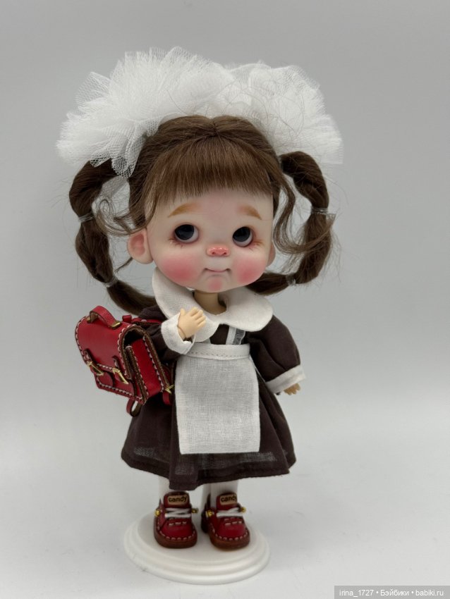 Школьница от Алины Журбинской